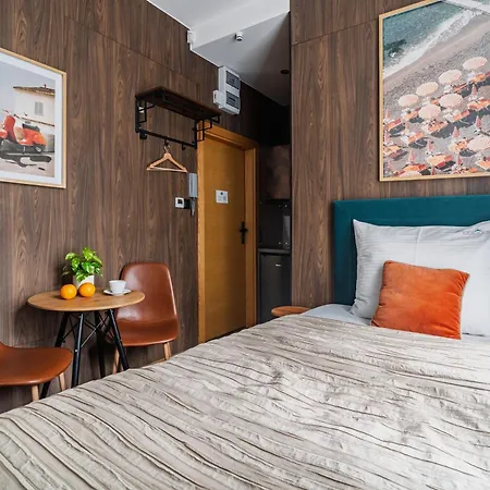 Aparthotel Winieckiego 300m From