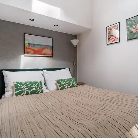 Aparthotel Winieckiego 300m From